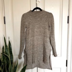 \\ H & M | Heather Grey Tunic Mock Sweater